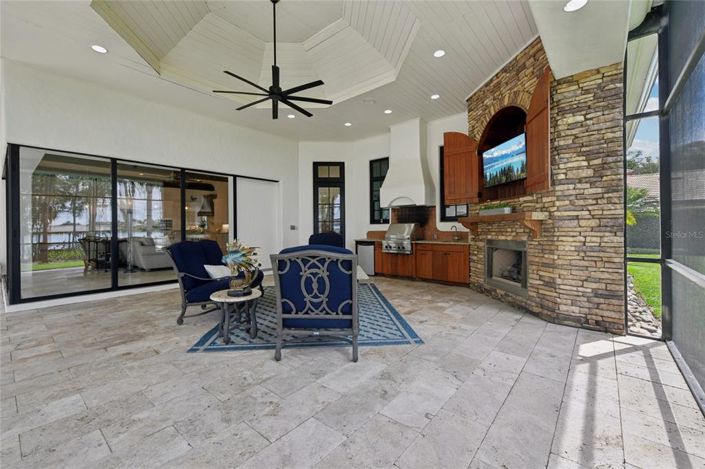 Image No.70-5 Bed Property for sale