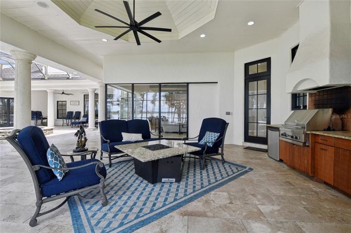 Image No.71-5 Bed Property for sale