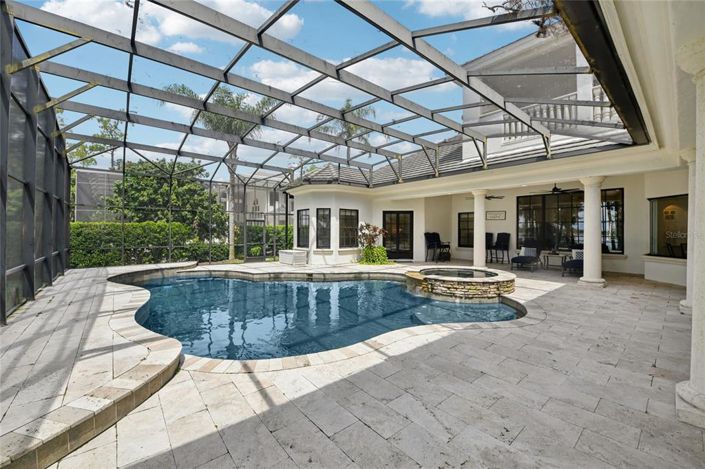 Image No.72-5 Bed Property for sale