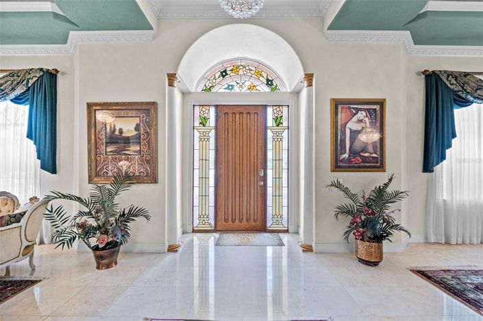 Image No.11-5 Bed Property for sale