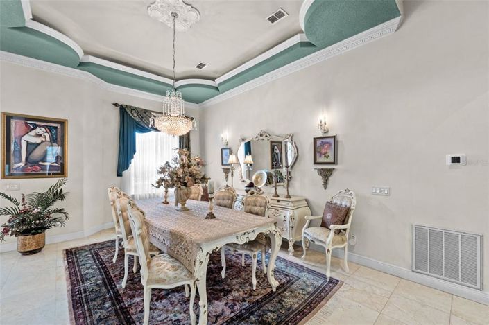 Image No.18-5 Bed Property for sale