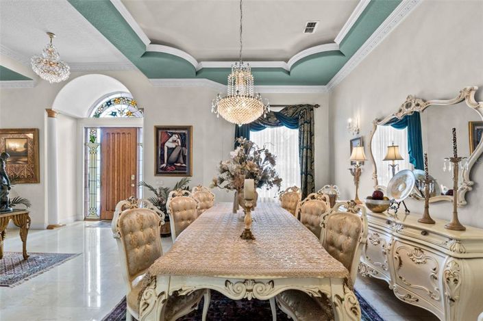 Image No.19-5 Bed Property for sale