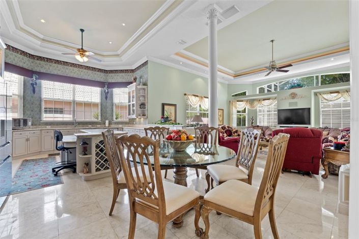 Image No.24-5 Bed Property for sale