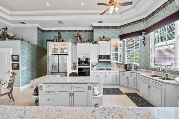 Image No.32-5 Bed Property for sale