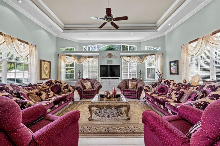 Image No.34-5 Bed Property for sale