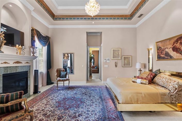 Image No.40-5 Bed Property for sale