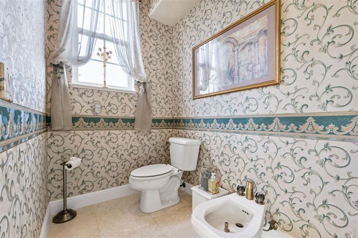 Image No.46-5 Bed Property for sale