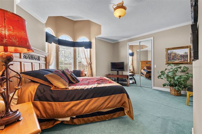 Image No.61-5 Bed Property for sale