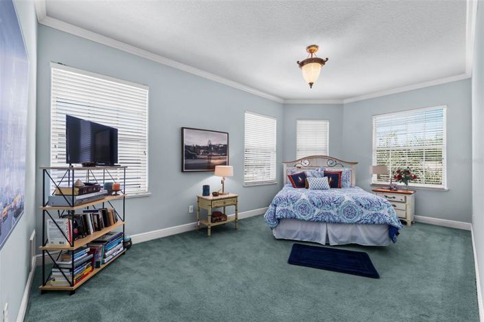 Image No.63-5 Bed Property for sale