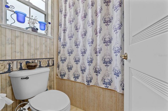 Image No.66-5 Bed Property for sale