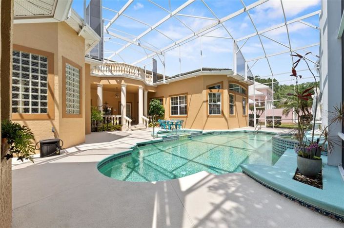 Image No.74-5 Bed Property for sale