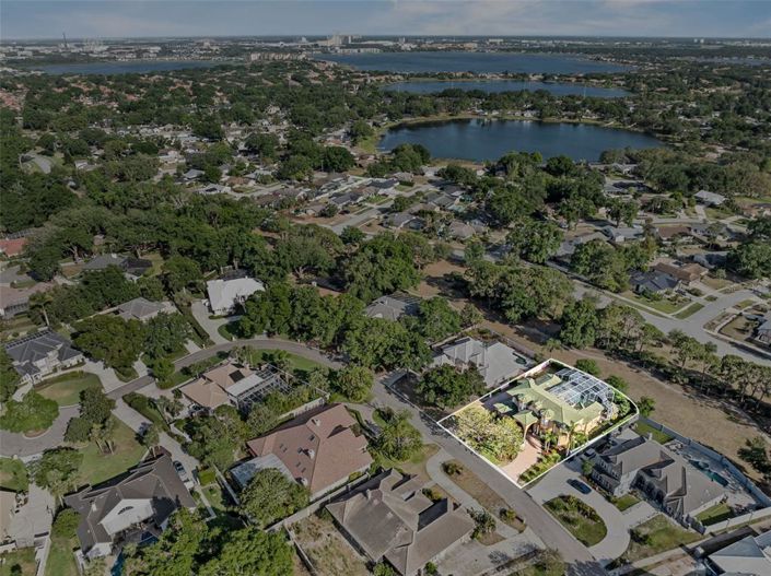 Image No.82-5 Bed Property for sale