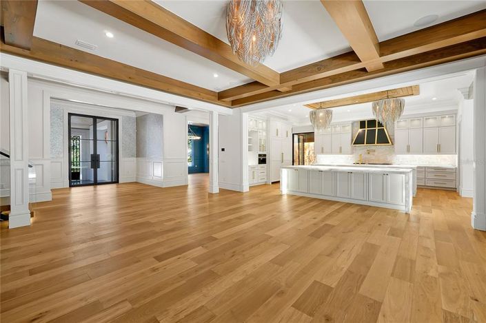 Image No.15-5 Bed Property for sale