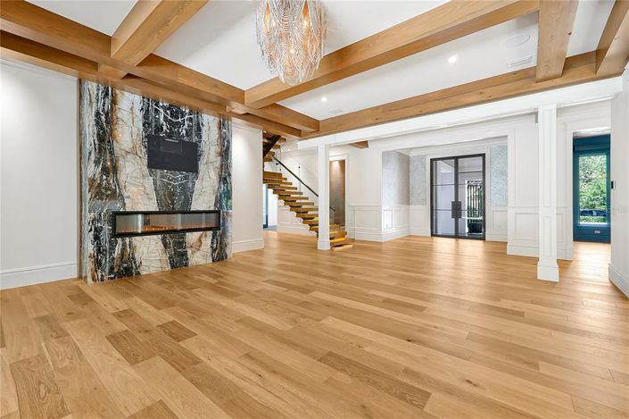 Image No.16-5 Bed Property for sale