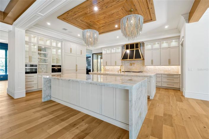 Image No.18-5 Bed Property for sale