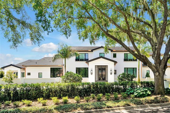 Image No.2-5 Bed Property for sale