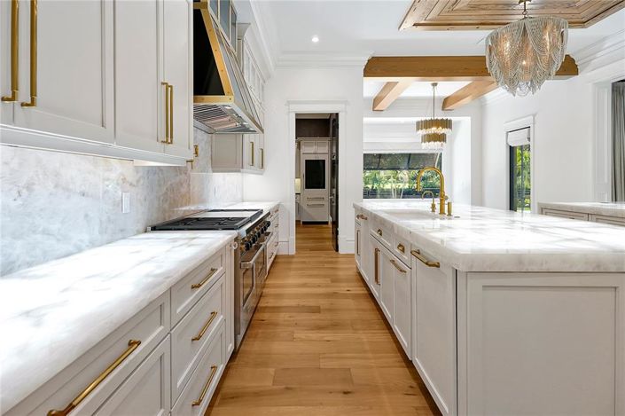 Image No.22-5 Bed Property for sale