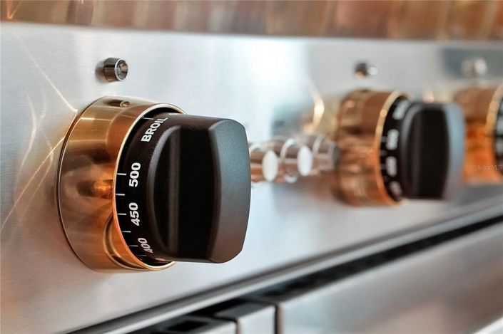 Image No.23-5 Bed Property for sale