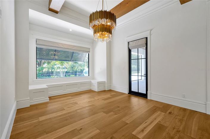 Image No.29-5 Bed Property for sale