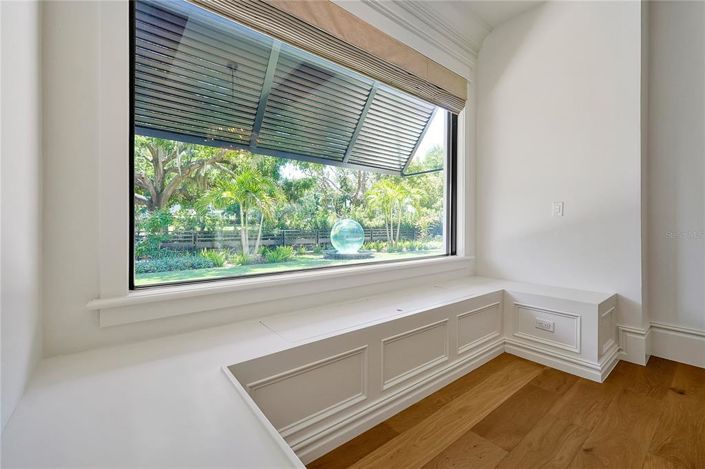 Image No.30-5 Bed Property for sale