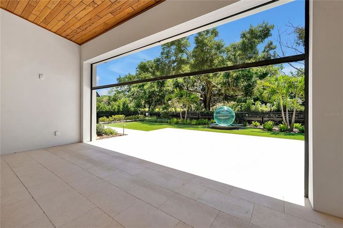 Image No.35-5 Bed Property for sale