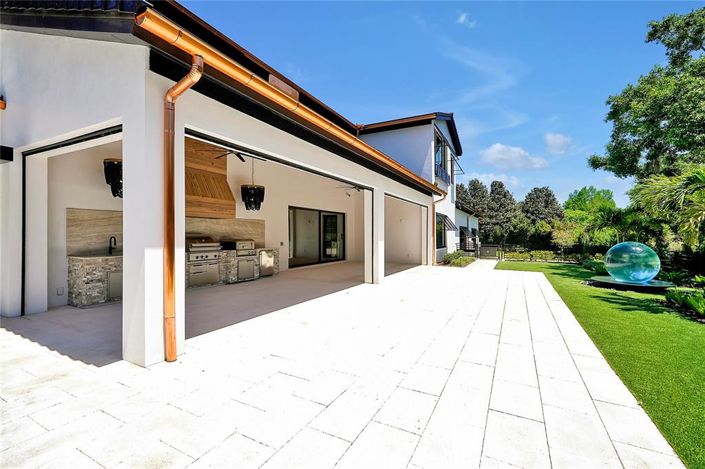 Image No.36-5 Bed Property for sale