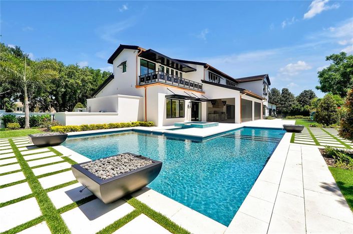 Image No.37-5 Bed Property for sale