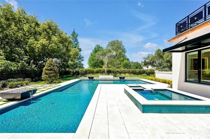 Image No.38-5 Bed Property for sale