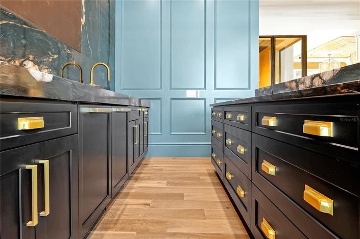 Image No.48-5 Bed Property for sale