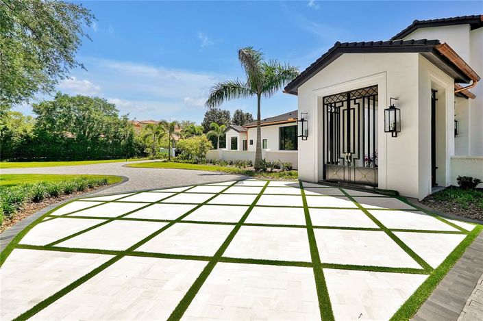 Image No.5-5 Bed Property for sale