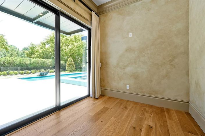 Image No.52-5 Bed Property for sale