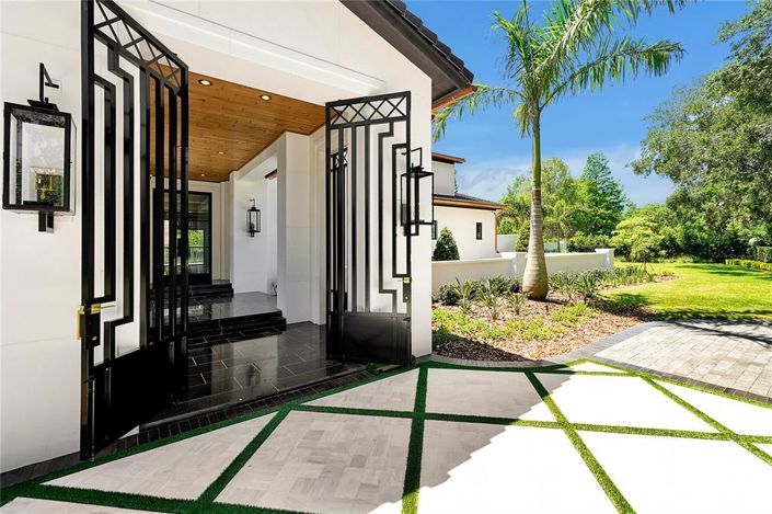 Image No.6-5 Bed Property for sale