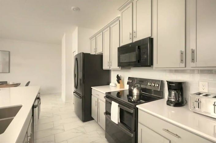 Image No.10-4 Bed Townhouse for sale