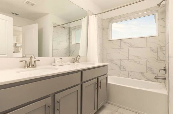 Image No.19-4 Bed Townhouse for sale