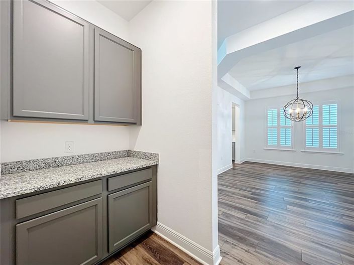 Image No.24-5 Bed Property for sale