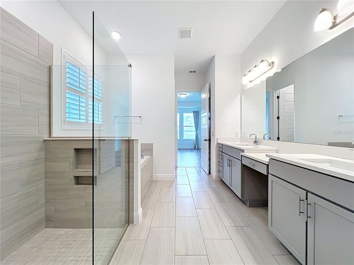 Image No.36-5 Bed Property for sale