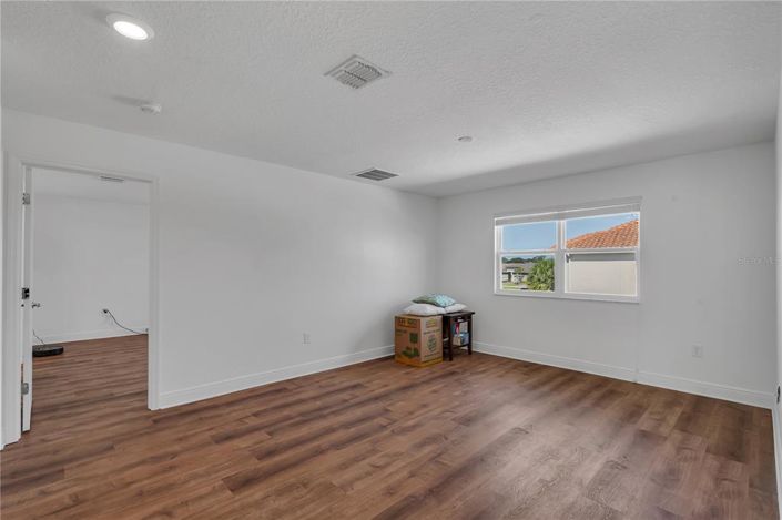 Image No.10-5 Bed Property for sale