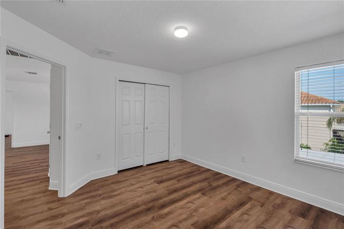 Image No.12-5 Bed Property for sale