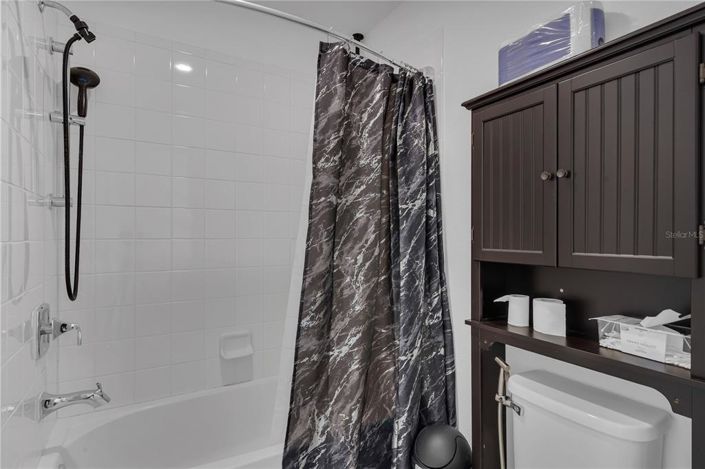 Image No.17-5 Bed Property for sale