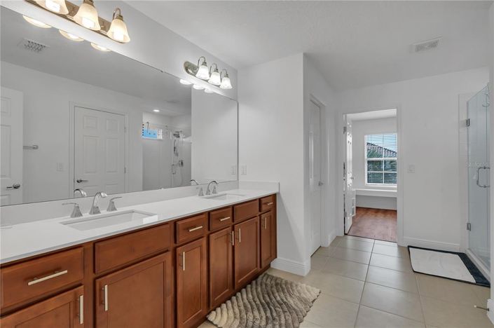 Image No.22-5 Bed Property for sale