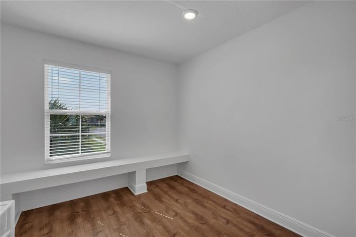 Image No.24-5 Bed Property for sale