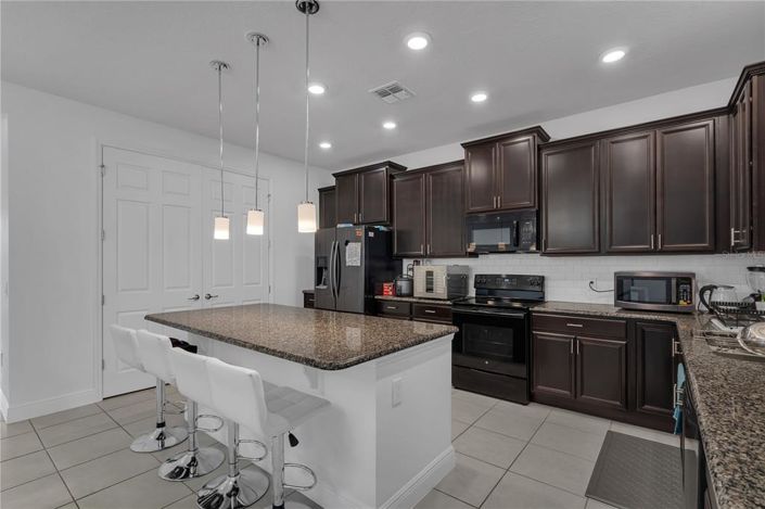 Image No.28-5 Bed Property for sale