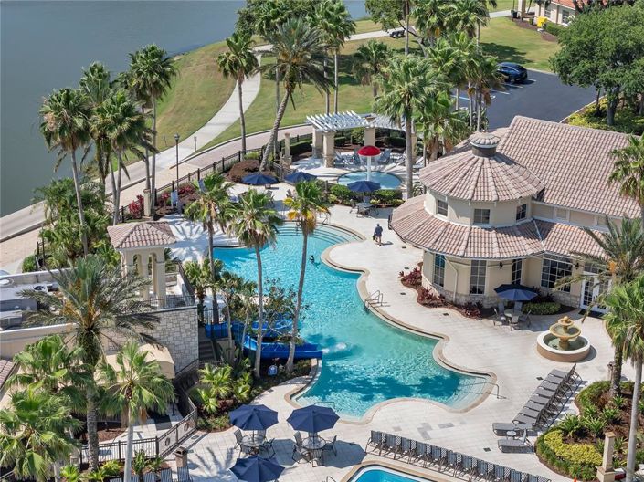 Image No.68-5 Bed Property for sale