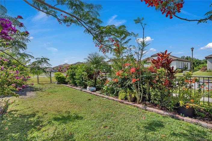 Image No.76-5 Bed Property for sale