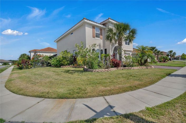 Image No.80-5 Bed Property for sale