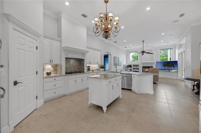 Image No.10-4 Bed Property for sale