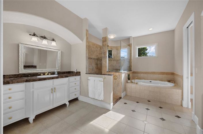 Image No.21-4 Bed Property for sale