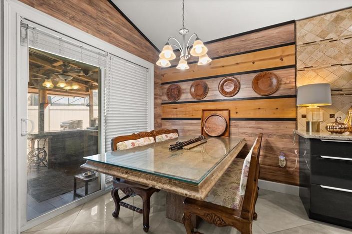 Image No.11-3 Bed Property for sale