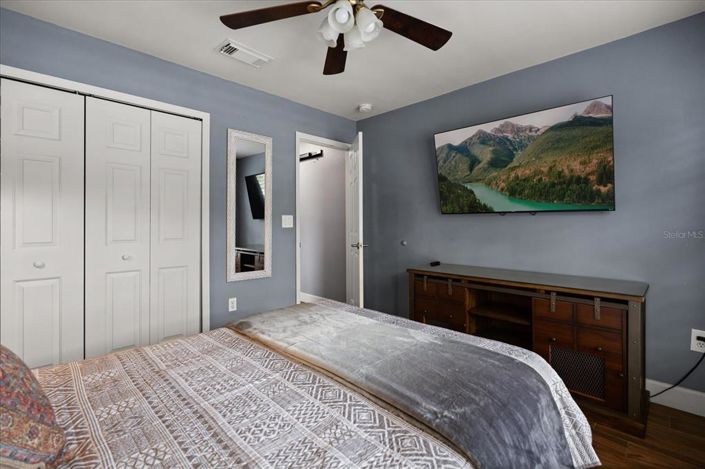 Image No.19-3 Bed Property for sale