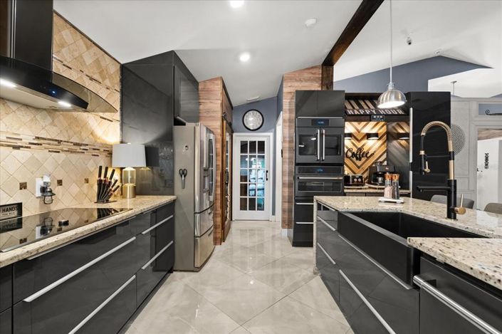 Image No.4-3 Bed Property for sale